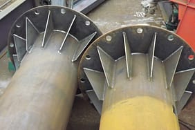Welding： CO2 gas shielded arc welding and submerged arc welding less welding slag and high strength 2